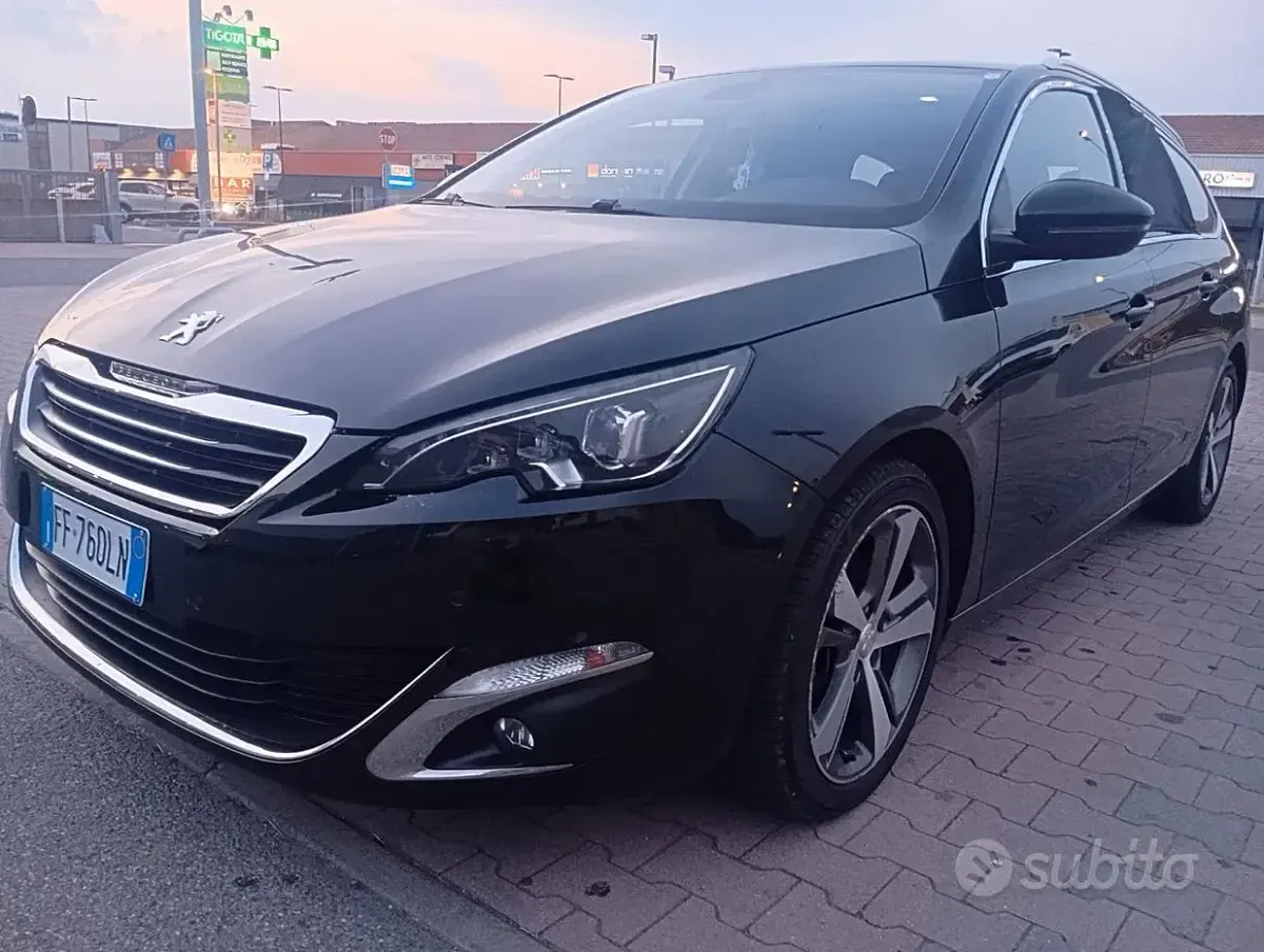 Usata Peugeot 308 120 CV (88 kW) 2016 Nero Station wagon
