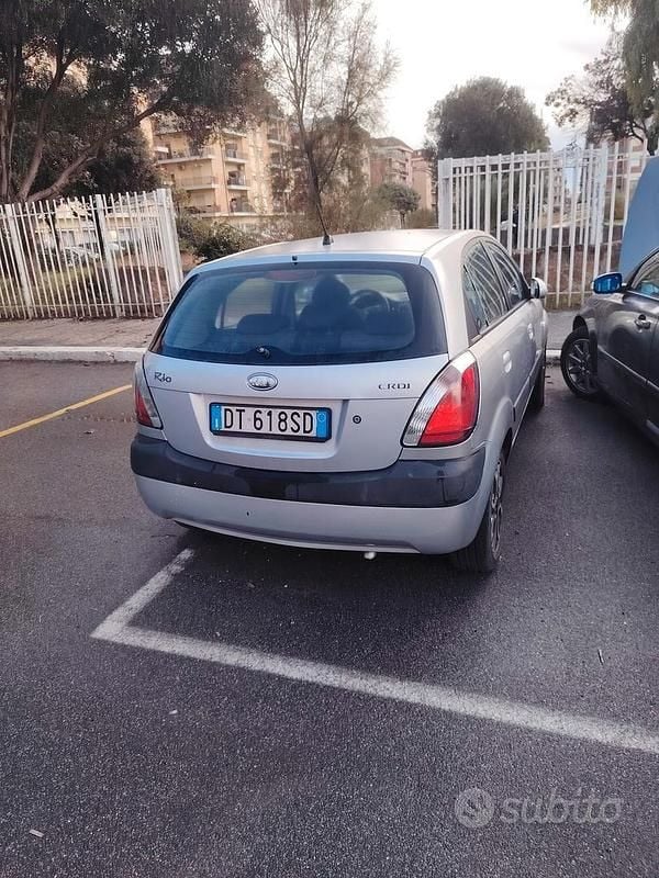 Usata Kia Rio 110 CV (80 kW) 2008 Berlina