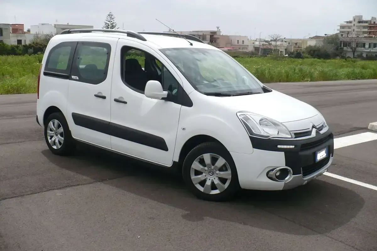Usata Citroën Berlingo XTR 92 CV (67 kW) 2013 Bianco Monovolume