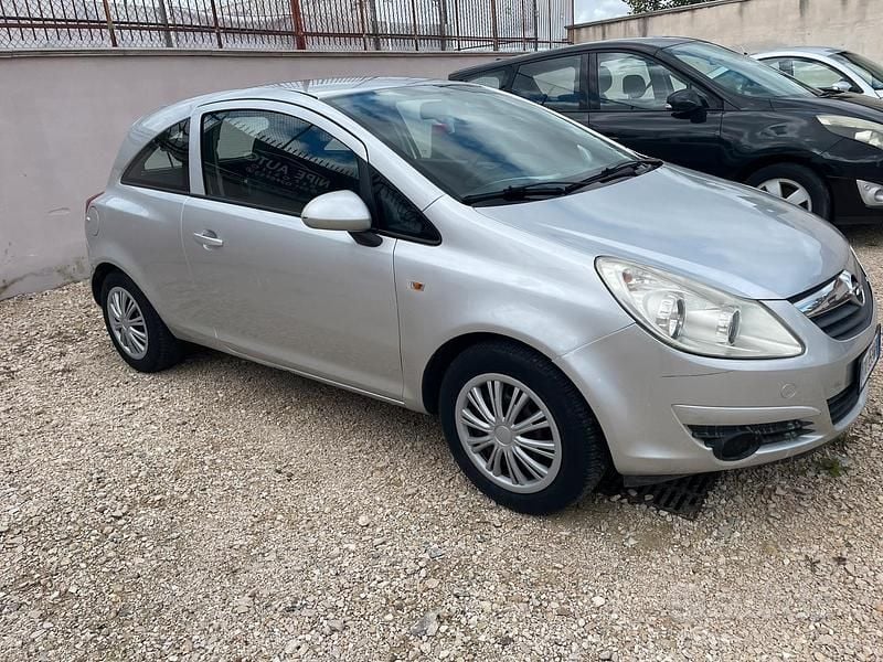 Usata Opel Corsa 2009 Grigio Utilitaria