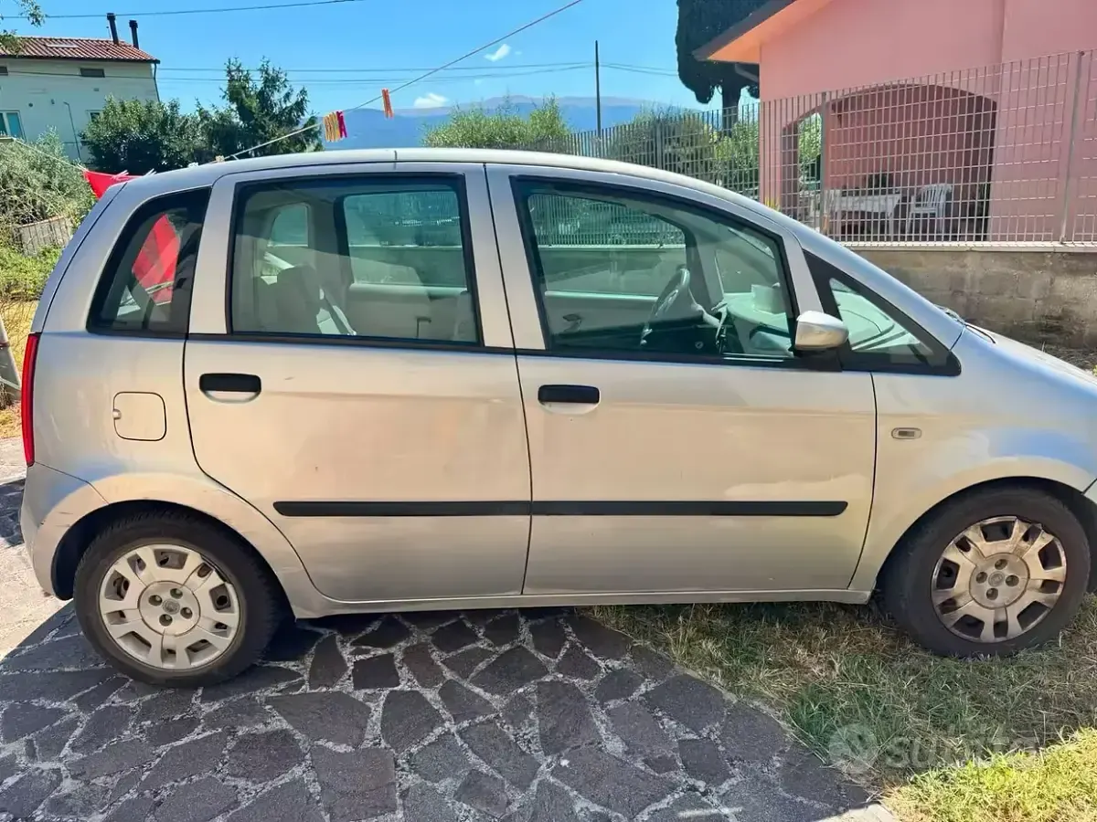 Usata Fiat Idea 95 CV (69 kW) 2004 Grigio Monovolume