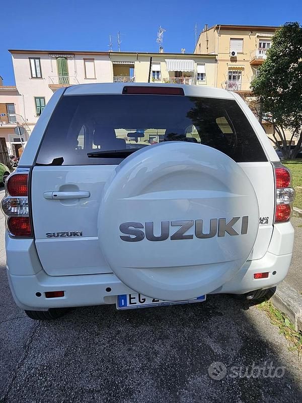Usata Suzuki Vitara 2011 Bianco SUV