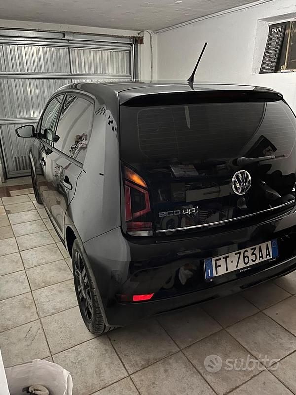 Usata VW up! high up! 68 CV (50 kW) 2018 Nero Utilitaria