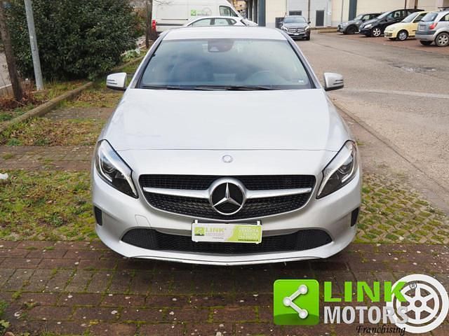 Usata Mercedes A180 109 CV (80 kW) 2017 Grigio Berlina