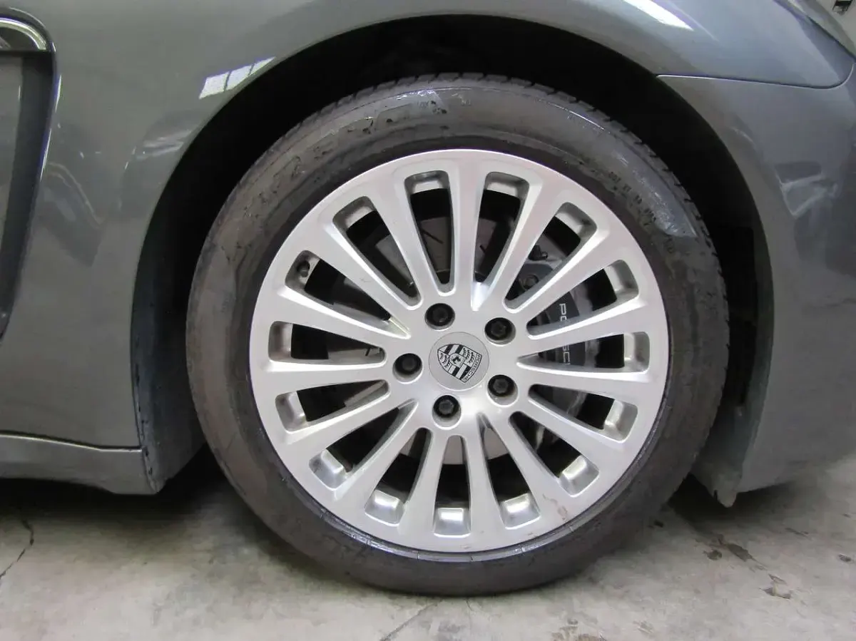Usata Porsche Panamera 250 CV (183 kW) 2014 Agate grey metallic Utilitaria