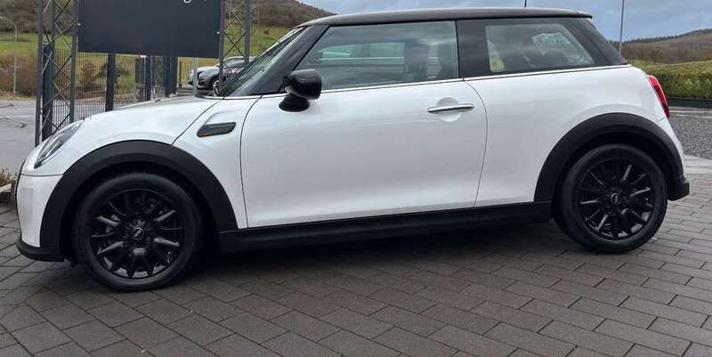 Bianco Usata 2024 Mini Cooper Classic Due volumi | 24.900 € (Ottimo prezzo) - Immagine 1/4