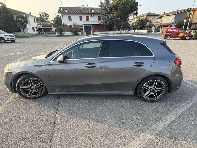 Usata Mercedes A180 AMG line 116 CV (85 kW) 2019 Berlina