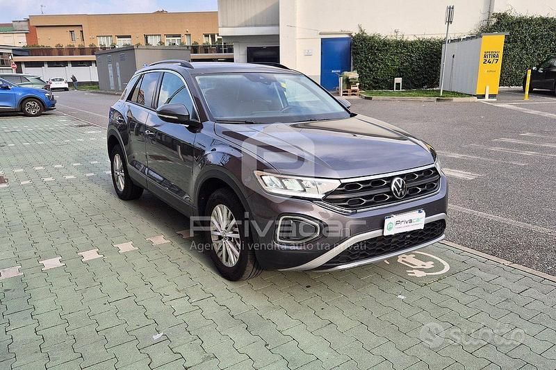Usata VW T-Roc Life 150 CV (110 kW) 2022 Grigio SUV