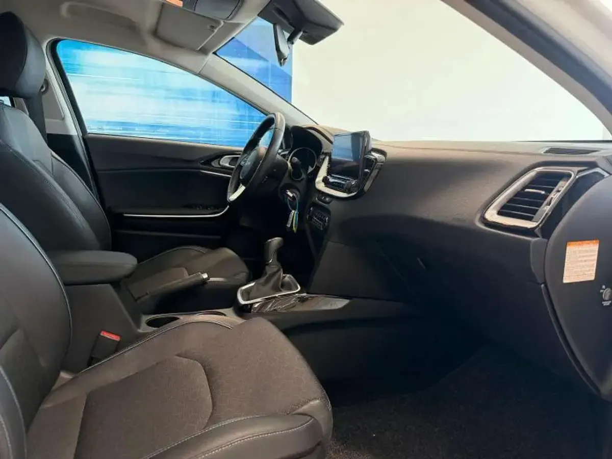 Usata Kia XCeed 136 CV (100 kW) 2022 White soul SUV