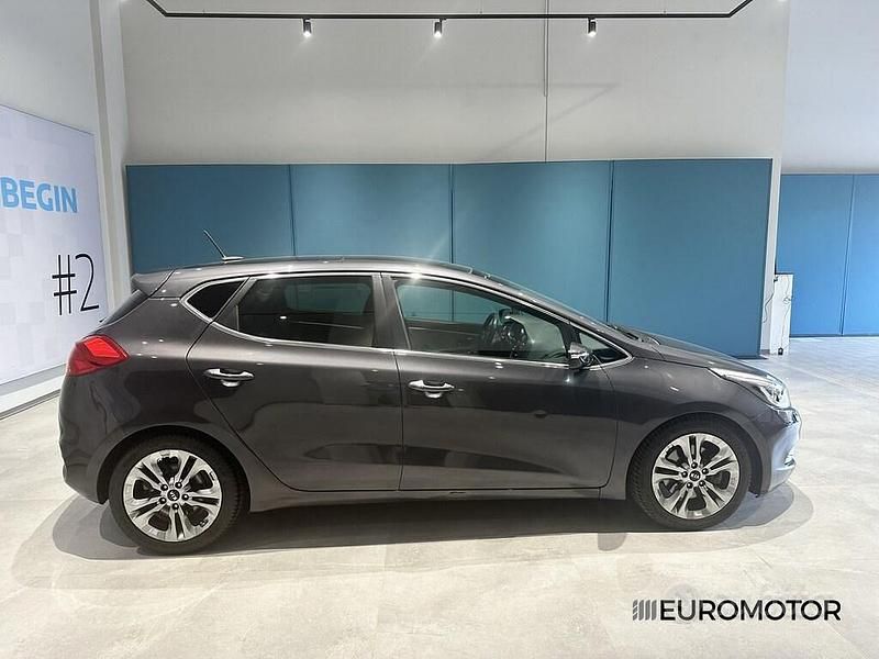 Usata Kia Ceed 128 CV (94 kW) 2012 Grigio Utilitaria