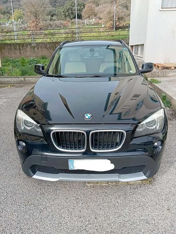 Nero Usata 2010 BMW X1 SUV | 7000 € (Buon prezzo) - Immagine 1/4