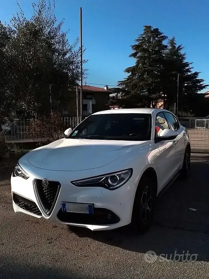 Usata Alfa Romeo Stelvio Business 190 CV (139 kW) 2022 Bianco SUV