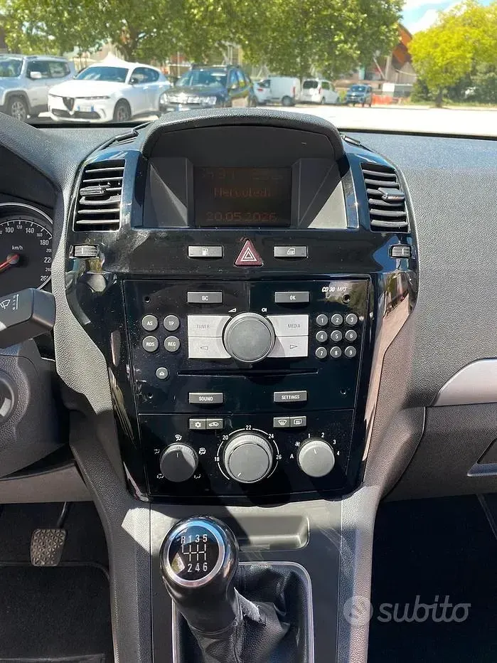 Usata Opel Zafira 150 CV (110 kW) 2013 Bianco Monovolume