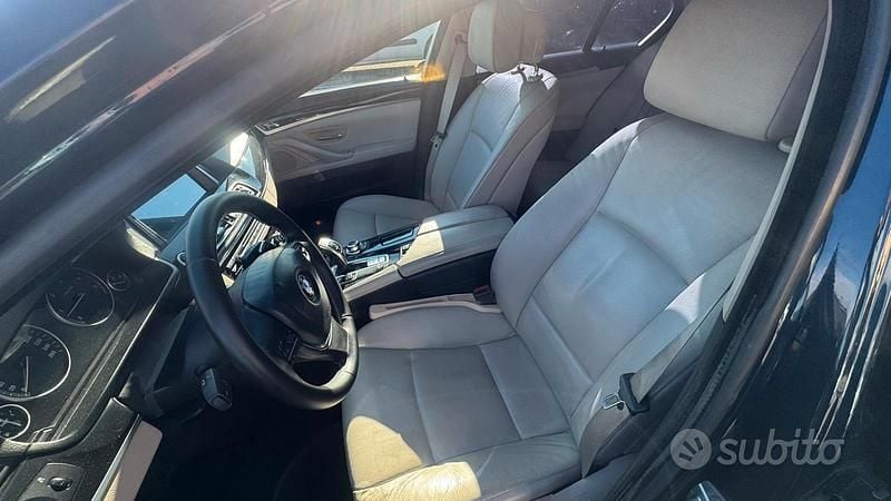 Usata BMW 525 Efficient Dynamics 204 CV (150 kW) 2010 Blu Berlina