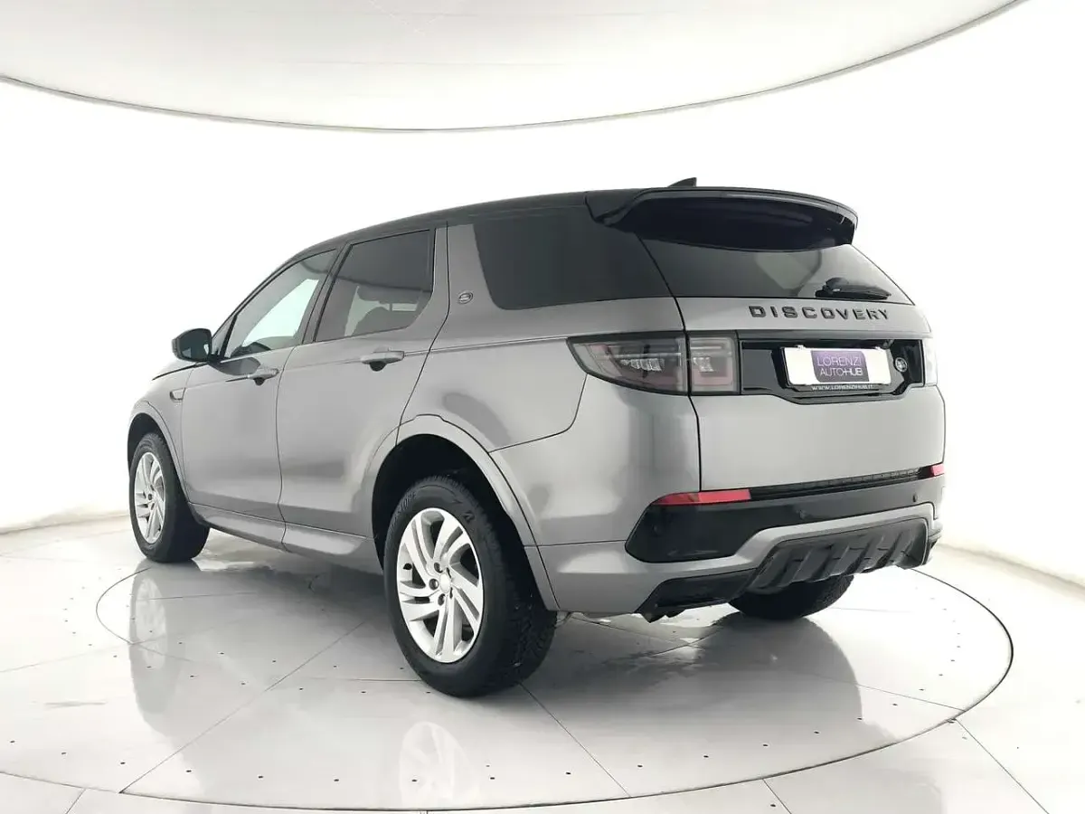 Usata Land Rover Discovery 5 R-Dynamic 163 CV (119 kW) 2022 Grigio metallizzato SUV