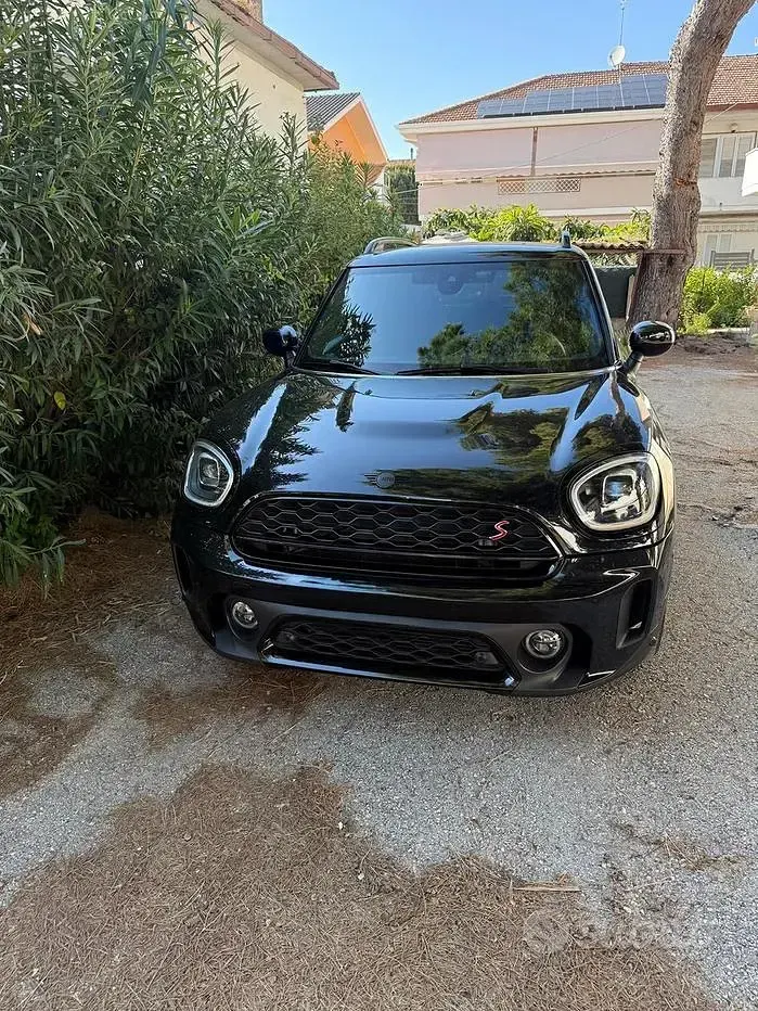 Käytetty Mini Countryman 150 HP (110 kW) 2023 Musta Katumaasturi