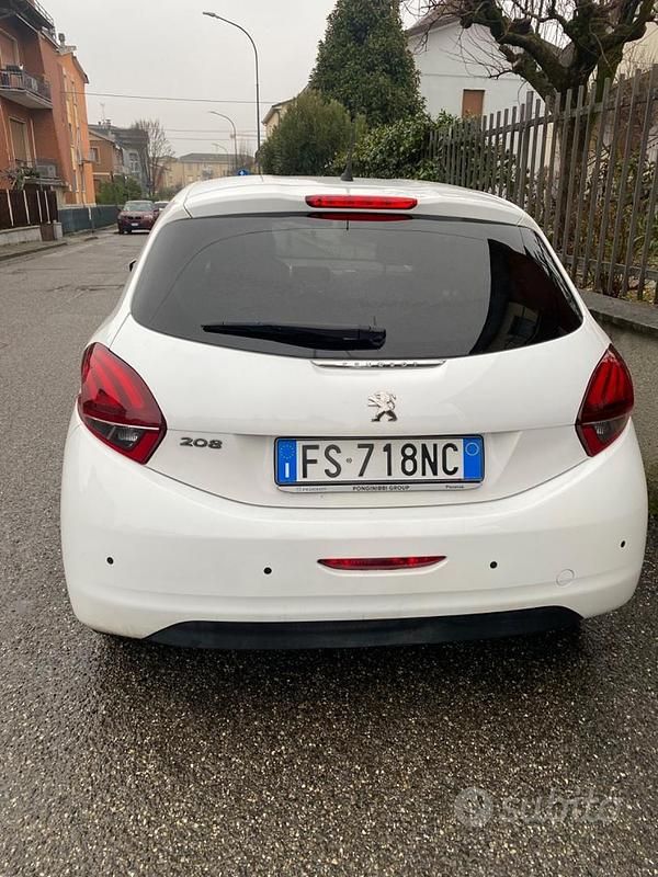 Usata Peugeot 208 83 CV (61 kW) 2018 Bianco Utilitaria