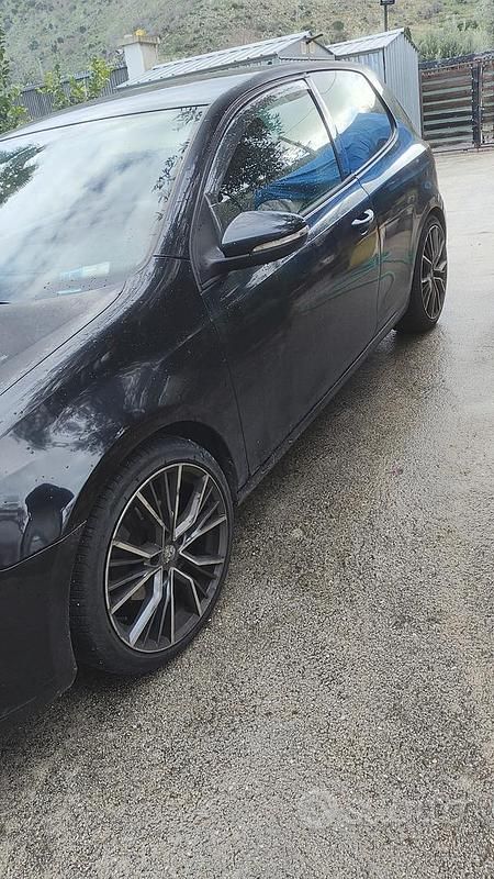 Usata VW Golf VI 105 CV (77 kW) 2010 Nero Utilitaria