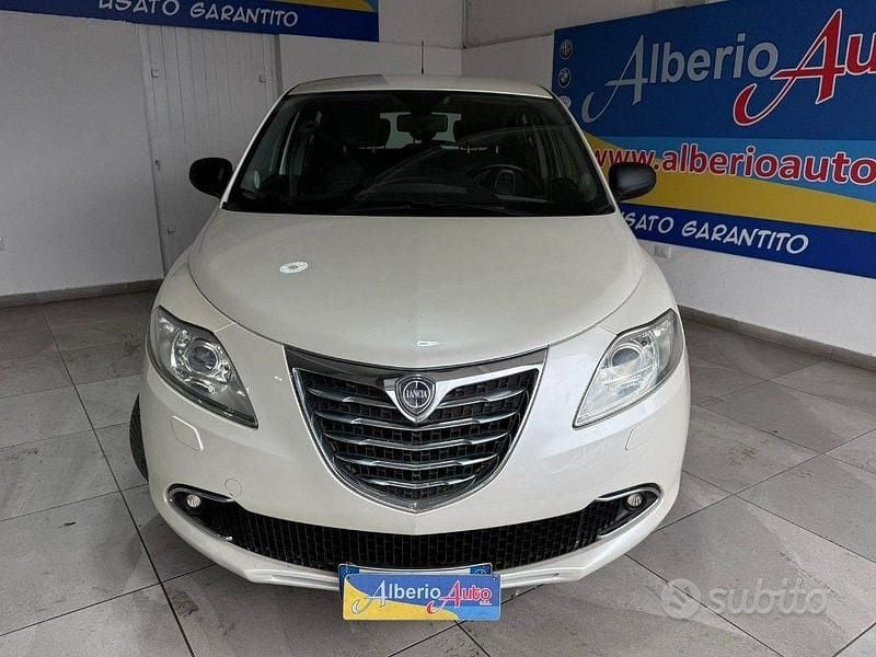 Usata Lancia Ypsilon Platinum 69 CV (50 kW) 2011 Beige Utilitaria