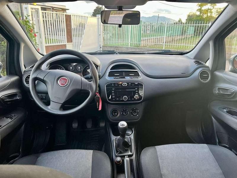 Usata Fiat Punto Street 75 CV (55 kW) 2015 Grigio Berlina