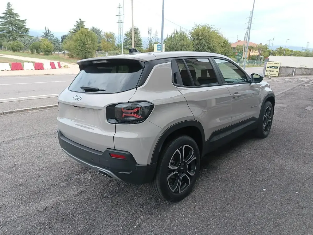 Nuova Jeep Avenger Altitude 100 CV (73 kW) 2026 Grigio SUV