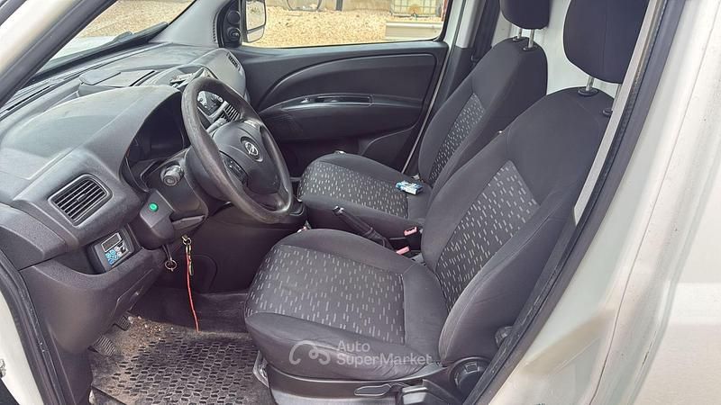 Usata Opel Combo 120 CV (88 kW) 2014 Monovolume