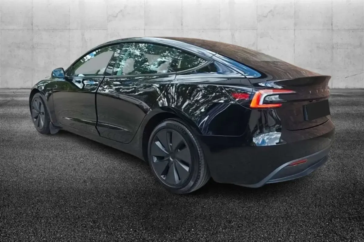 Usata Tesla Model 3 88 kW (120 CV) 2024 Nero Berlina