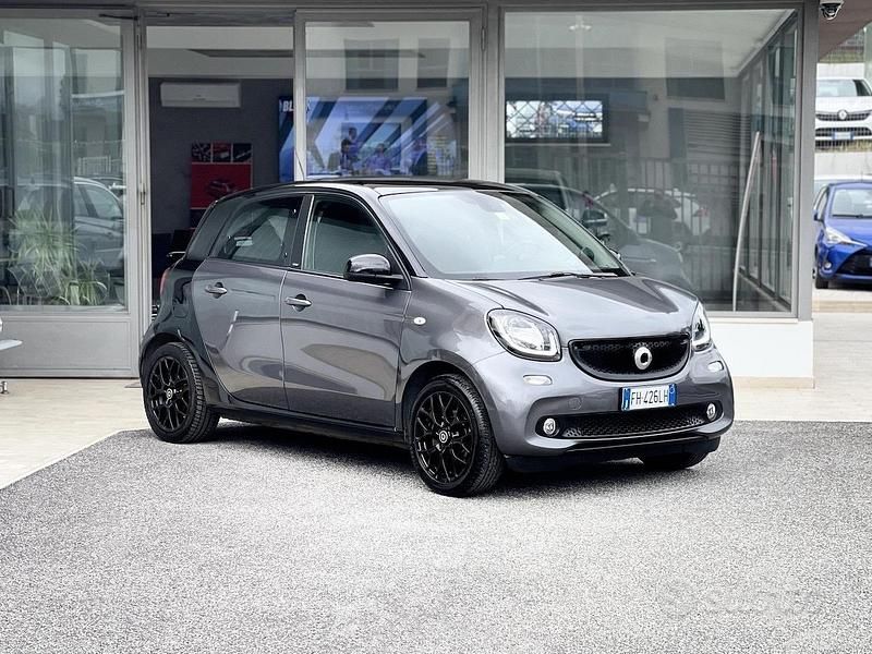 Usata Smart ForFour 71 CV (52 kW) 2016 Grigio Utilitaria