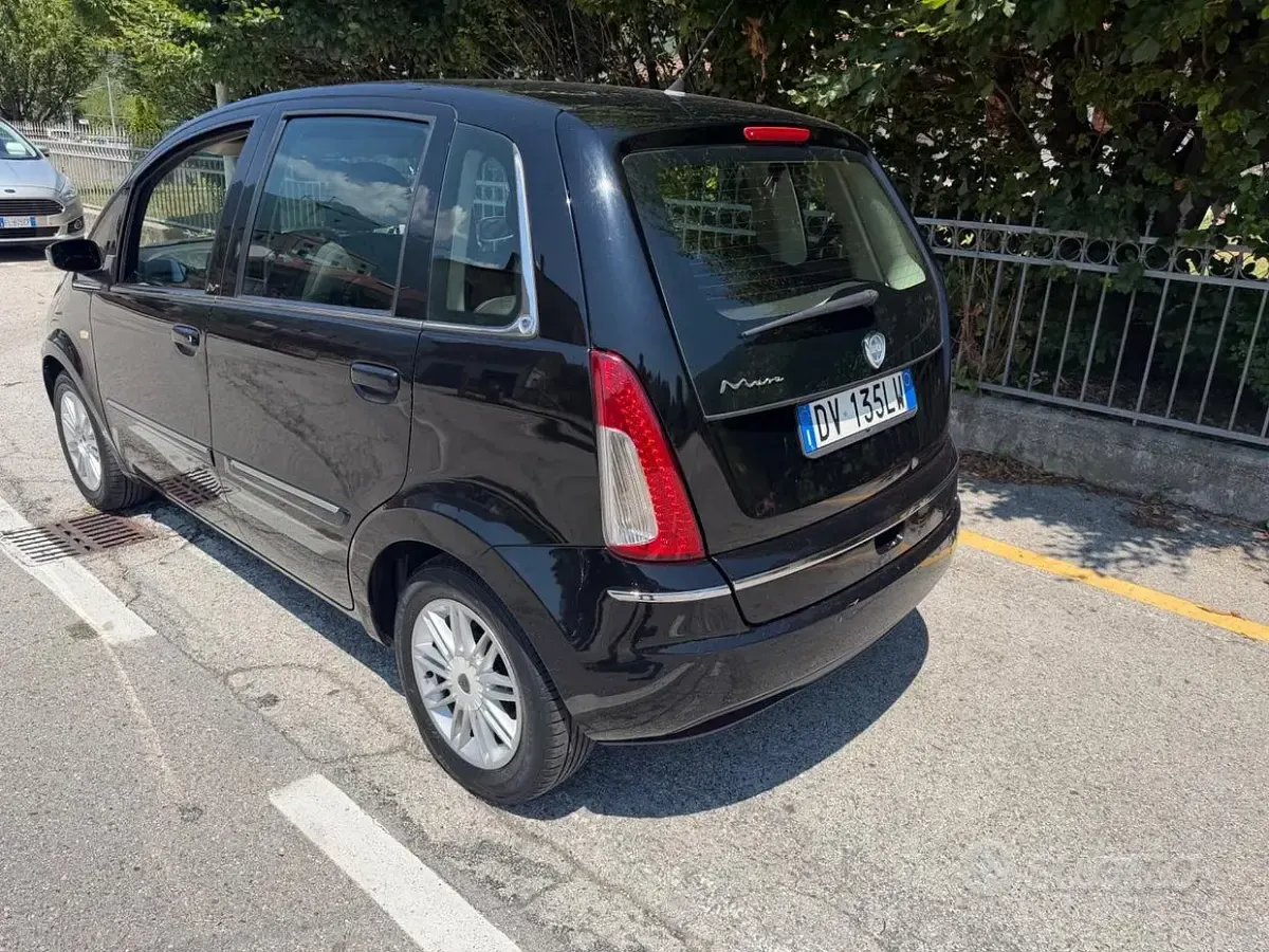 Usata Lancia Musa 95 CV (69 kW) 2009 Nero Monovolume