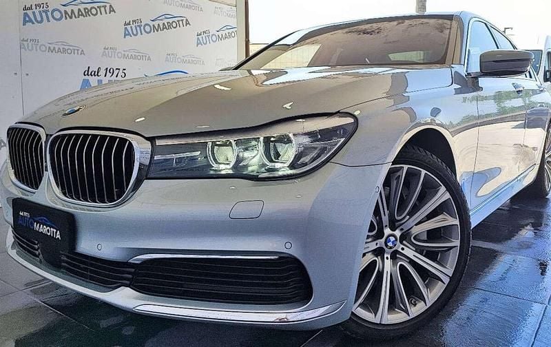 Usata BMW 750 Comfort Edition 450 CV (330 kW) 2017 Argento Berlina