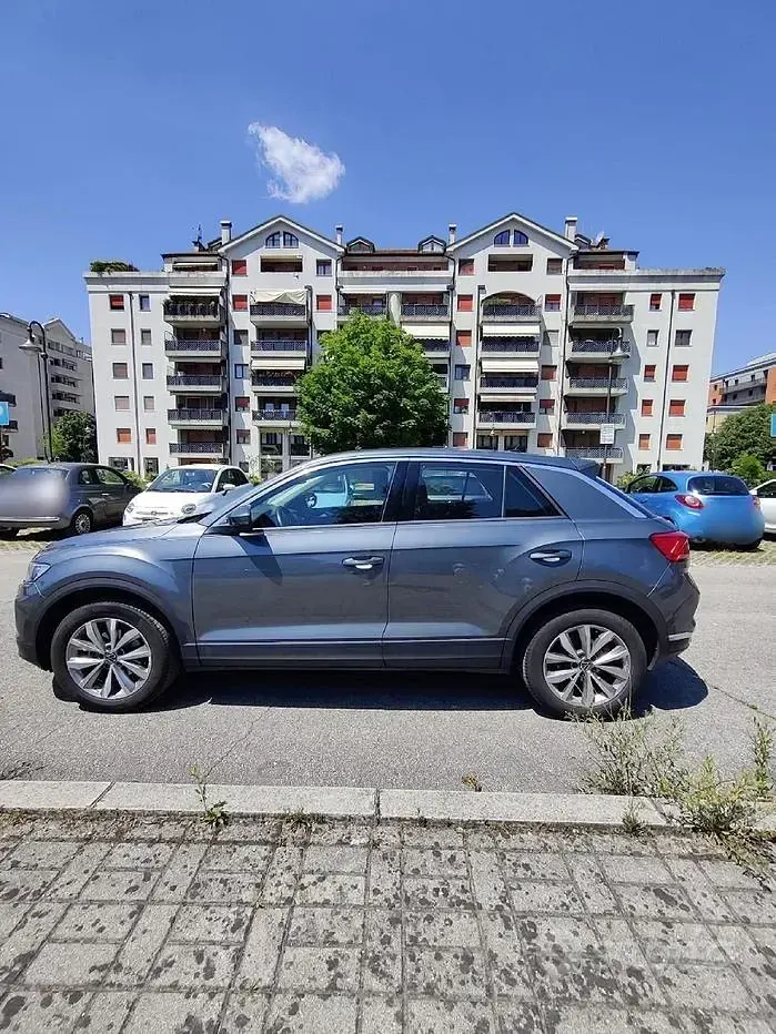 Usata VW T-Roc 150 CV (110 kW) 2021 Grigio SUV