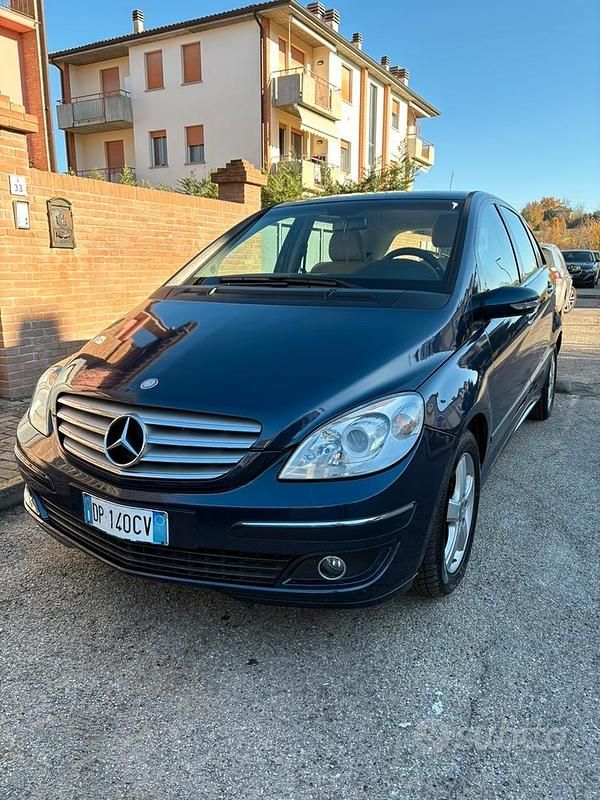Blu Usata 2008 Mercedes B200 Chrome Monovolume | 2466 € - Immagine 1/4