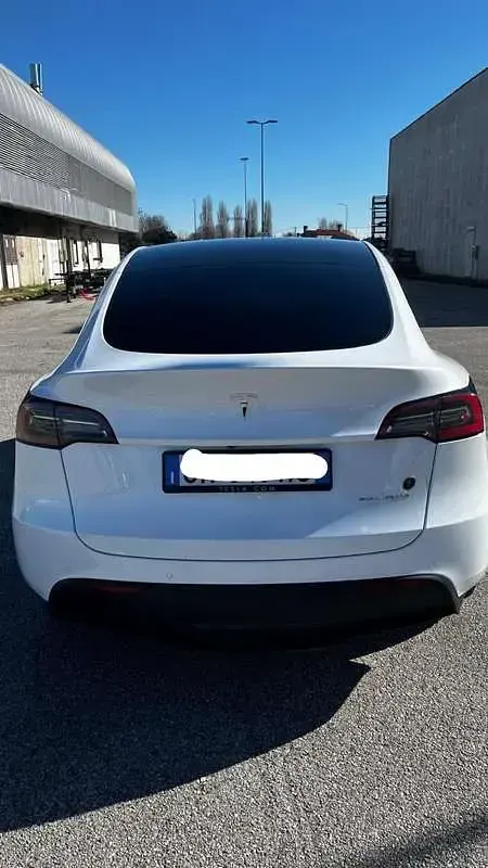 Usata Tesla Model Y 152 kW (208 CV) 2022 Bianco SUV