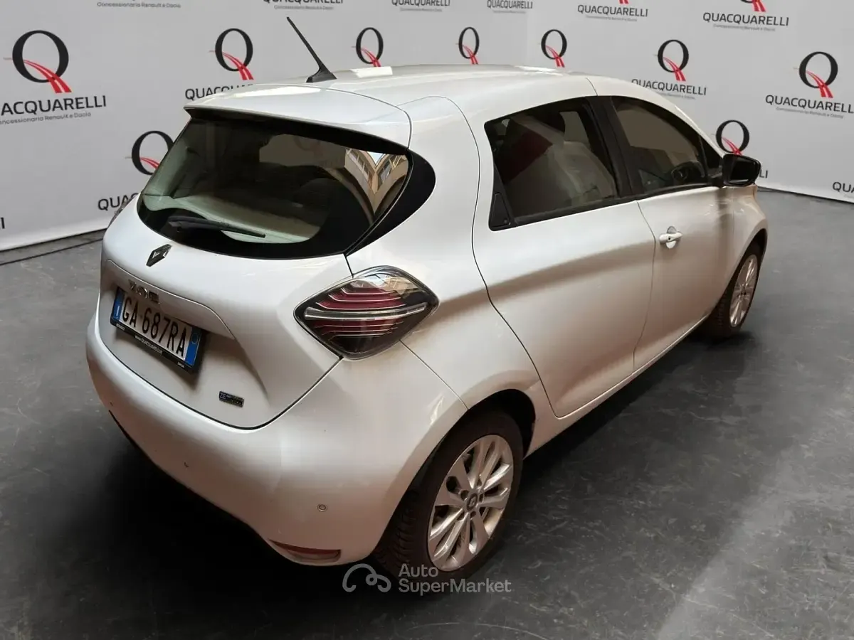 Käytetty Renault Zoe Zen 78 kW (107 HP) 2020 Valkoinen Viistoperä