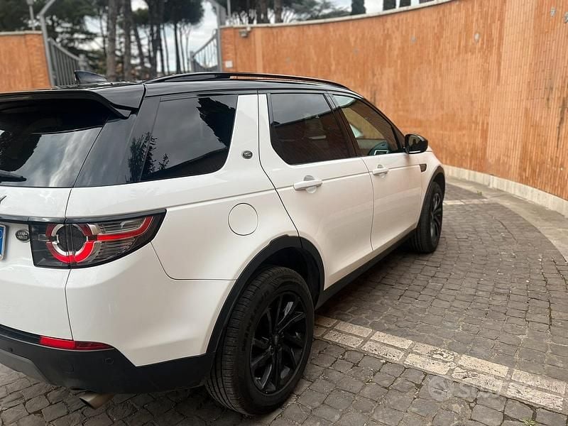 Usata Land Rover Discovery 5 150 CV (110 kW) 2019 Bianco SUV