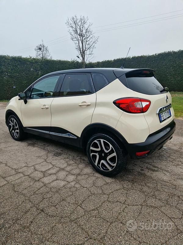 Usata Renault Captur 90 CV (66 kW) 2016 SUV