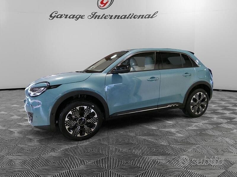 Nuova Fiat 600 La Prima 110 CV (80 kW) 2025 Blu/azzurro SUV