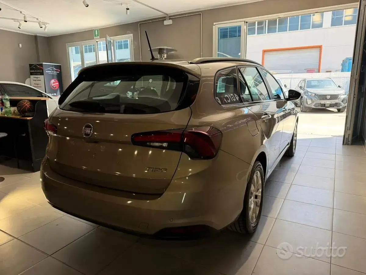Usata Fiat Tipo Business 95 CV (69 kW) 2020 Marrone Berlina