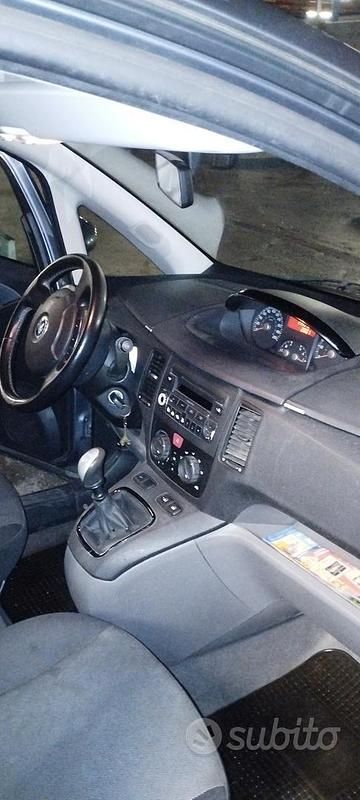 Usata Fiat Idea 77 CV (56 kW) 2006 Grigio Monovolume
