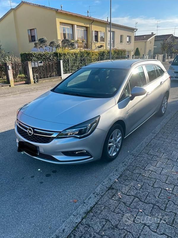 Usata Opel Astra 110 CV (80 kW) 2016 Grigio Berlina