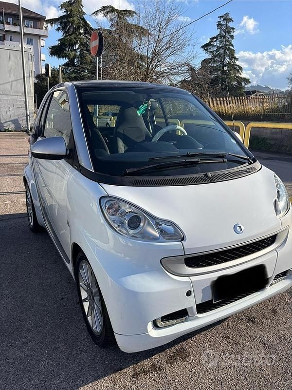 Bianco Usata 2011 Smart ForTwo Coupé Coupé | 5200 € (Buon prezzo) - Immagine 1/4