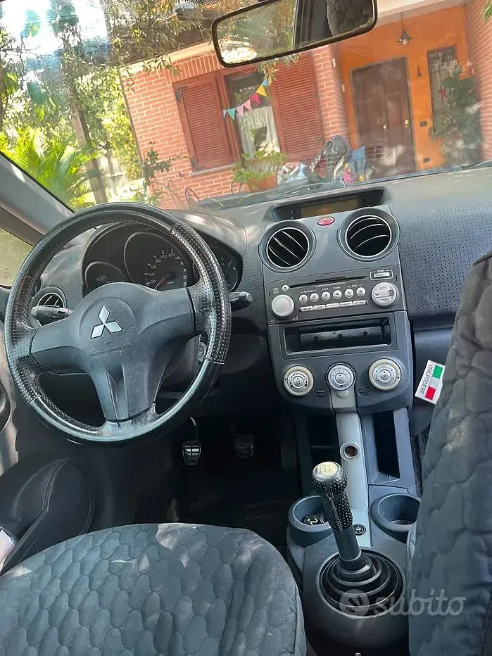 Usata Mitsubishi Colt 75 CV (55 kW) 2009 Grigio Utilitaria
