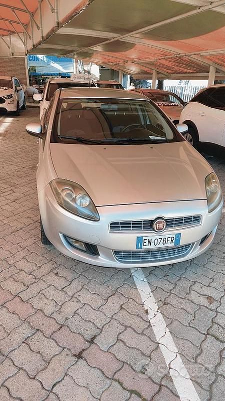 Usata Fiat Bravo 105 CV (77 kW) 2013 Grigio Utilitaria