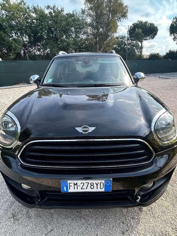 Usata Mini One Countryman Hype 102 CV (75 kW) 2018 Nero SUV