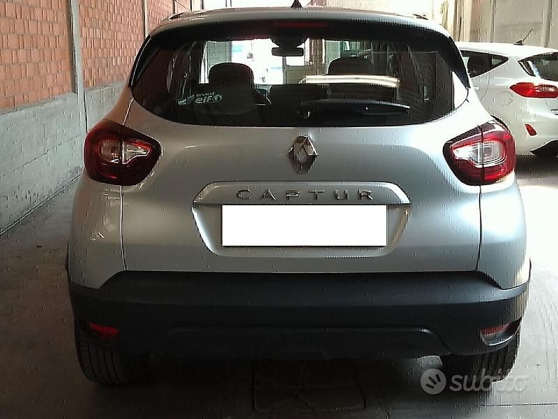 Usata Renault Captur Zen 90 CV (66 kW) 2018 Grigio SUV