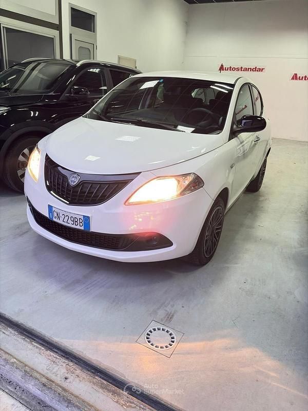 Usata Lancia Ypsilon Gold 69 CV (50 kW) 2023 Utilitaria