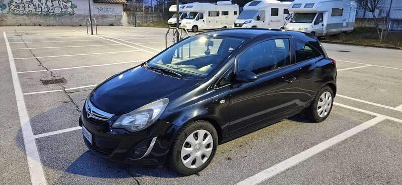 Nero Usata 2014 Opel Corsa Tre volumi | 2100 € (Ottimo prezzo) - Immagine 1/4