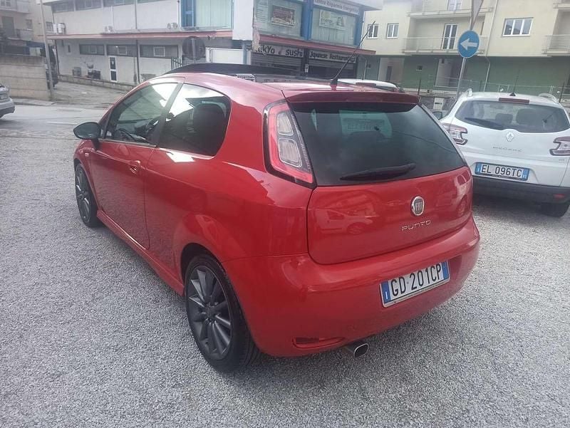 Usata Fiat Punto Sport 135 CV (99 kW) 2012 Rosso Berlina