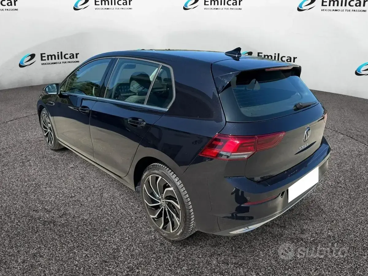Usata VW Golf VII 116 CV (85 kW) 2021 Nero Utilitaria