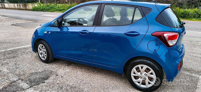 Usata Hyundai i10 83 CV (61 kW) 2017 Blu Utilitaria